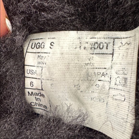 UGG Black Baby Infant Cozy Shearling Boots Casual Winter Booties Size 6 - Picture 6 of 10